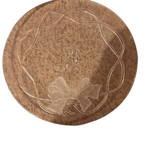 Elegant Glass Plate with Candle and Bow Design
